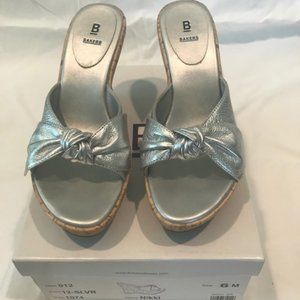 Bakers Silver Wedge with Bow Size 6 🎀